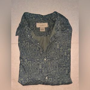 ClearWater Outfitters Green Designed shirt